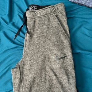 Men’s Medium Dry Fit NIKE Sweatpants